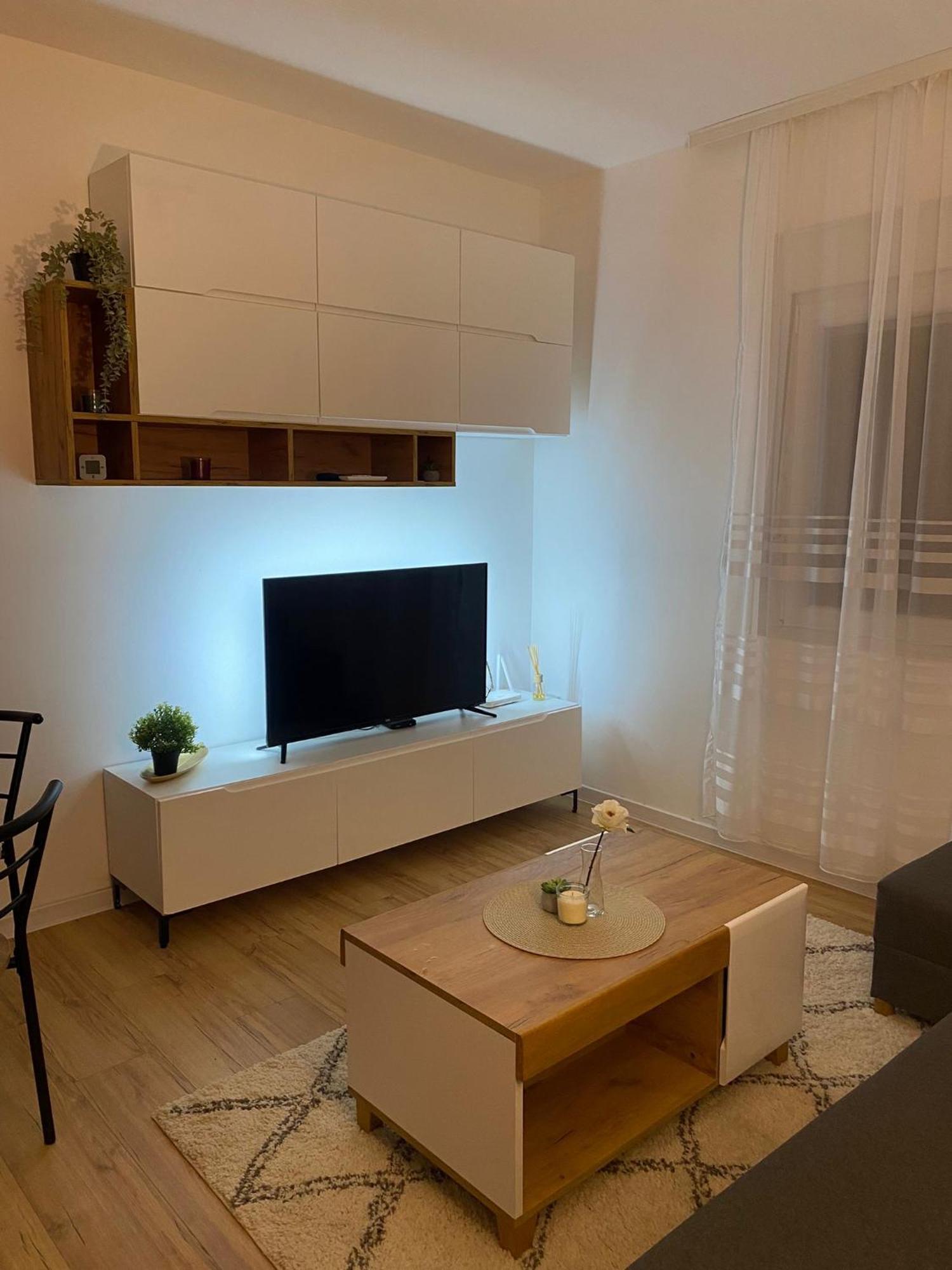 Urban Oasis Apartment Sajmiste Екстер'єр фото